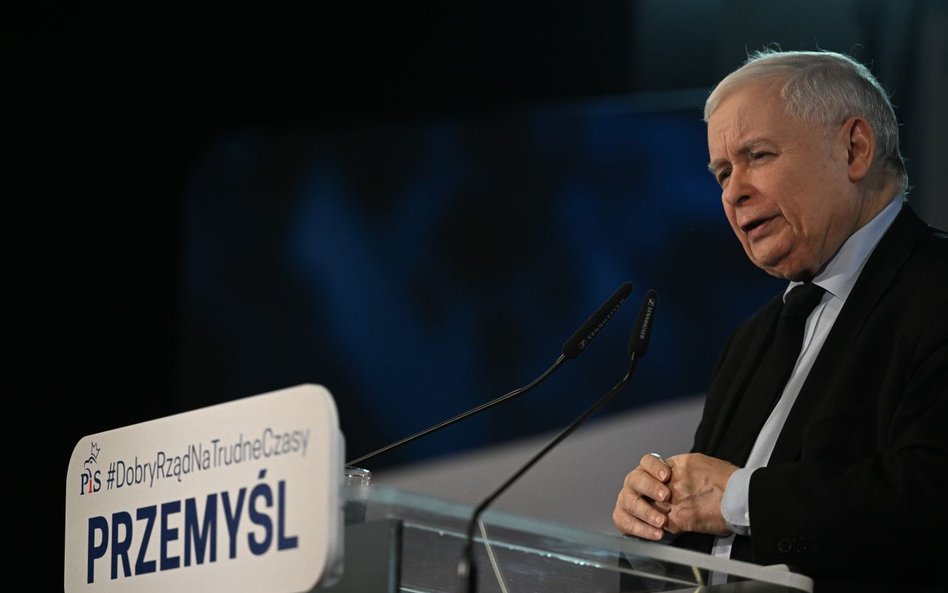 Jarosław Kaczyński niemal na każdym spotkaniu z wyborcami mówi o „złych” Niemcach