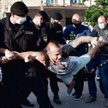 Mińsk, 19 czerwca 2020 r., funkcjonariusze MSW i OMON-u pacyfikują demonstrację opozycji