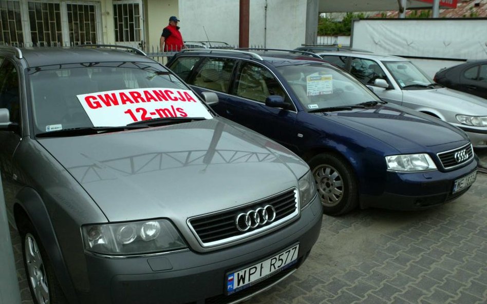 Polski rynek motoryzacyjny odnotowuje spadki sprzedaży. "Nie możemy się spodziewać, że w 2013 roku coś się poprawi"