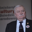 Lech Wałęsa przypomina, że ma broń. Później usuwa wpis