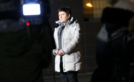 Premier Beata Szydło podczas briefingu przed szpitalem