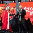 Prezydent Poznania Jacek Jaśkowiak przekazuje klucz do miasta Świętemu Marcinowi, 11 listopada, gdy 