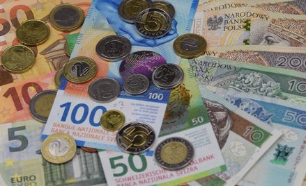 Zawieszenie obowiązku spłaty rat z mocy prawa nie zawsze korzystne dla konsumenta