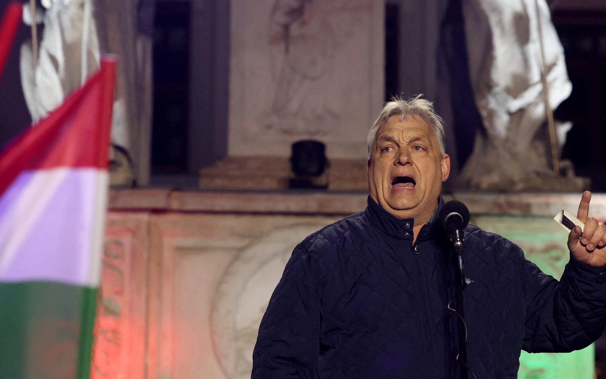 „Orbán przygotował plan na wypadek porażki”. Politico analizuje „pułapki” na Pétera Magyara