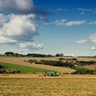 Samorządy tracą subwencje z budżetu państwa, ?bo nie mogą uznawać dojazdów do pól za drogi gminne.