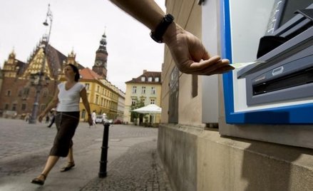Wypłacasz pieniądze z konta, też naliczasz różnice