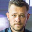 28-letni Piotr Sierzputowski – od 2016 roku trener Igi Świątek