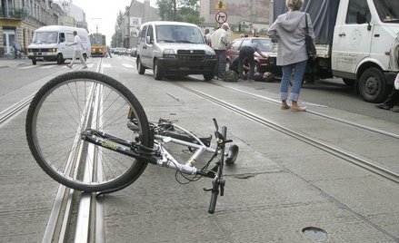 Trudno wymagać, by rodzice chodzili czy jeździli cały czas za nastoletnim synem, kontrolując go na k