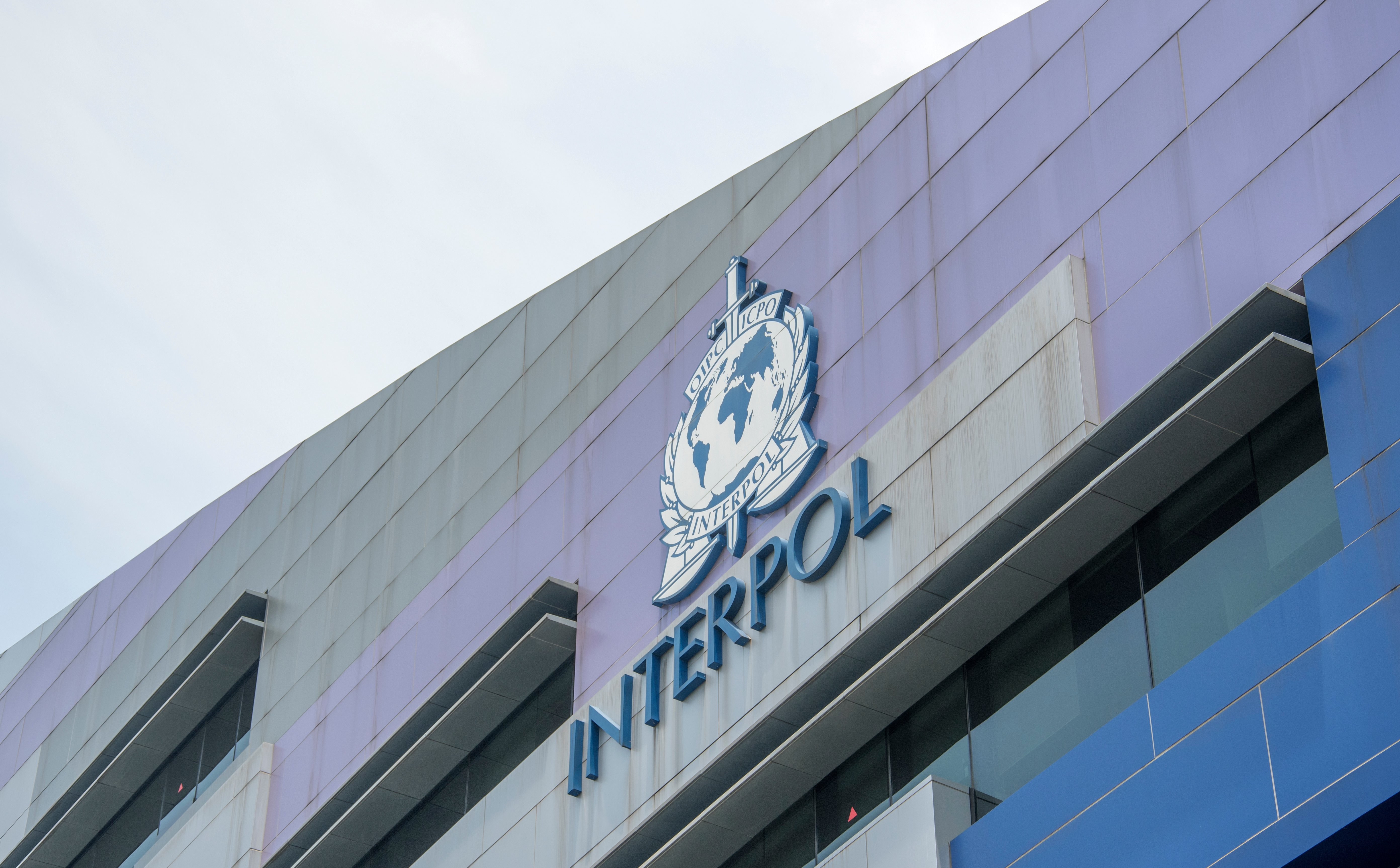 Gdzie jest 900 mln zł z piramidy finansowej. Nowa „srebrna nota” z Polski