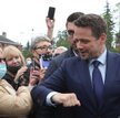 Trzaskowski zebrał podpisy i proponuje nowy program