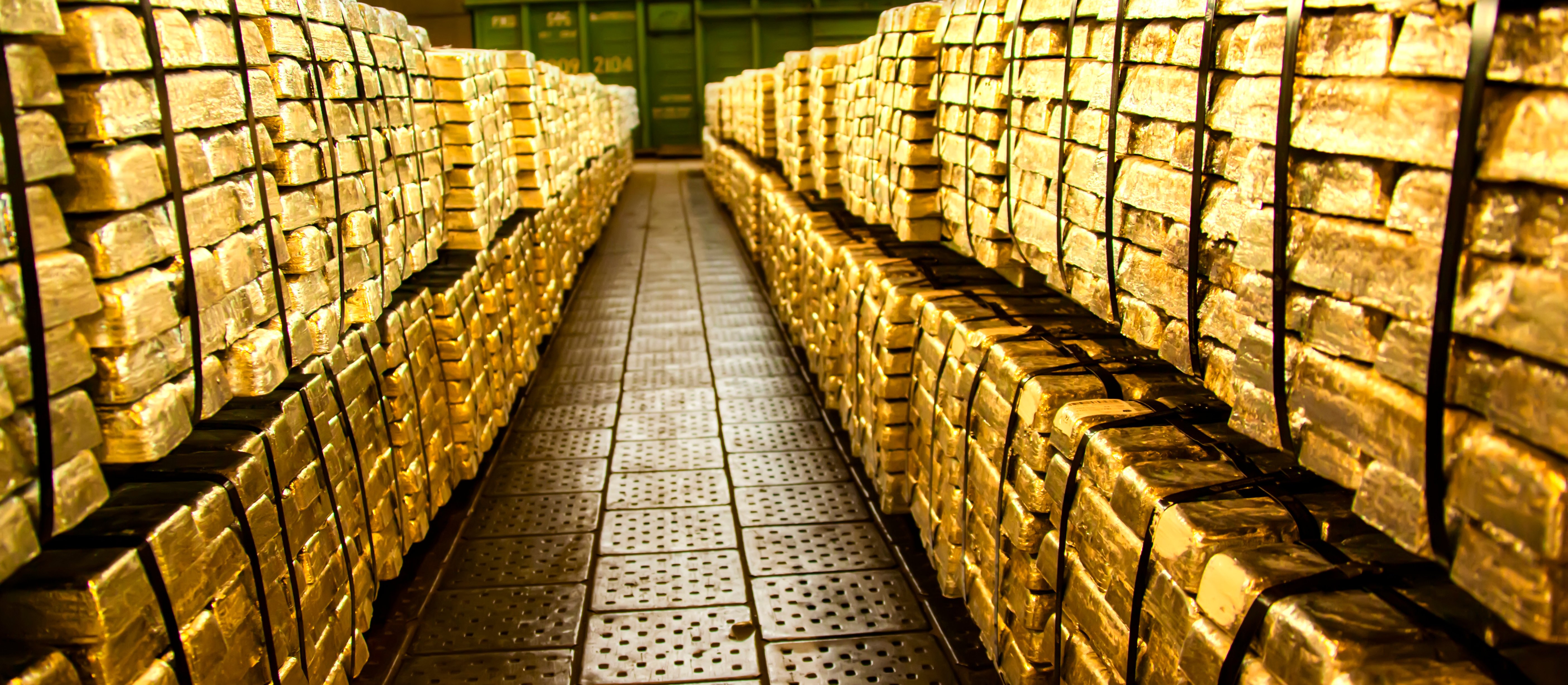 Setki ton złota w rezerwach NBP. Ile ich jest i gdzie się znajdują? Nowe dane