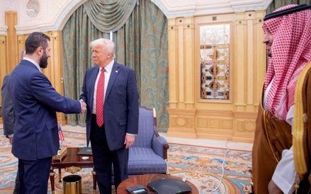 Spotkanie Ahmada asz-Szary z Donaldem Trumpem w maju br. w Rijadzie.
