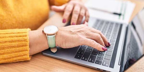 Chciała zainwestować oszczędności, została z ratami pożyczki