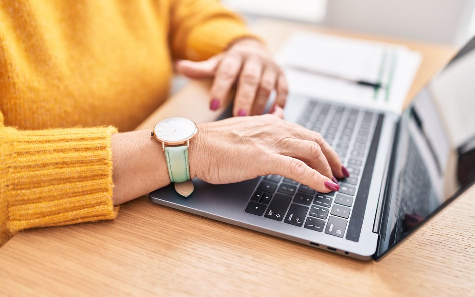 Chciała zainwestować oszczędności, została z ratami pożyczki