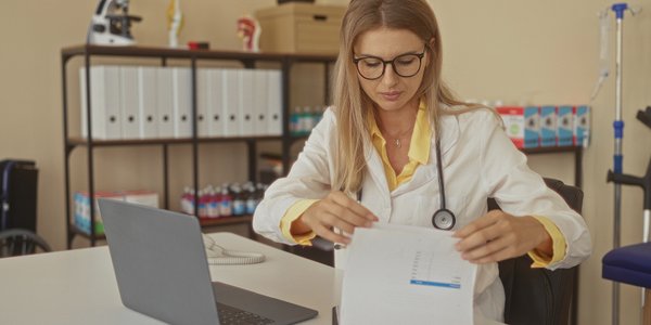 Nowe zasady L4: zmiany od kwietnia 2025 i kolejne od 2027 roku