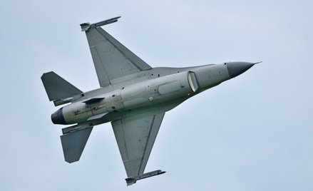 F-16