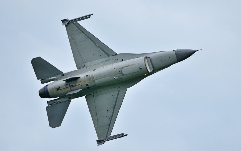 F-16