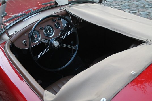 Na czas postoju kabinę można zakryć pokrowcem...