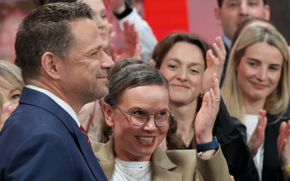 Rafał Trzaskowski podczas wieczornego wystąpienia w sztabie wyborczym w Warszawie