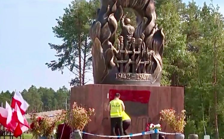 Dewastacja pomnika „Rzeź Wołyńska”. Zatrzymany to nastolatek z Ukrainy