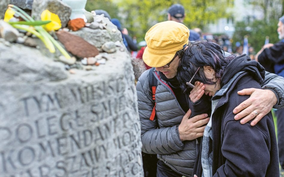 Żonkil to symbol bohaterstwa żydowskich bojowców, którzy chcieli umierać z godnością. Niby dlaczego 