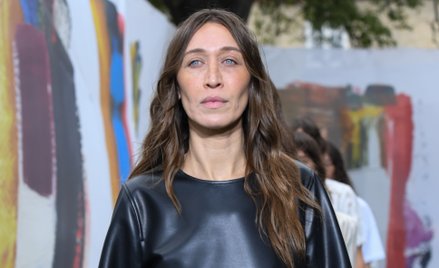 Alana Hadid pokazała, że modelką można zostać nawet zbliżając się do czterdziestki.