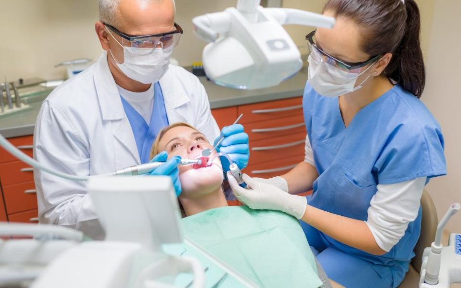 Dodatkowe 39 mln zł na stomatologię w czasach Covid
