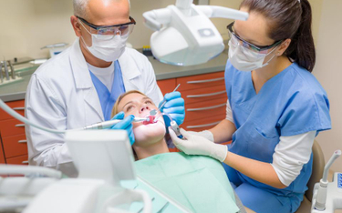 Dentyści: skończmy z fikcją wycen NFZ