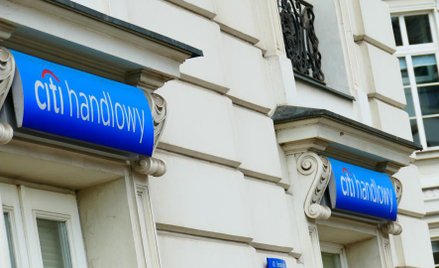 Biznes detaliczny Banku Handlowego trafi pod młotek
