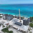 Kompleks obiektów hotelowych Molo Hotel na wyspach Turks & Caicos w trakcie budowy, styczeń 2026 r.