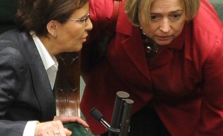 Ewa Kopacz przyznała 40 tys. zł premii m.in. Wandzie Nowickiej. Teraz odwołania tej drugiej chcą pos