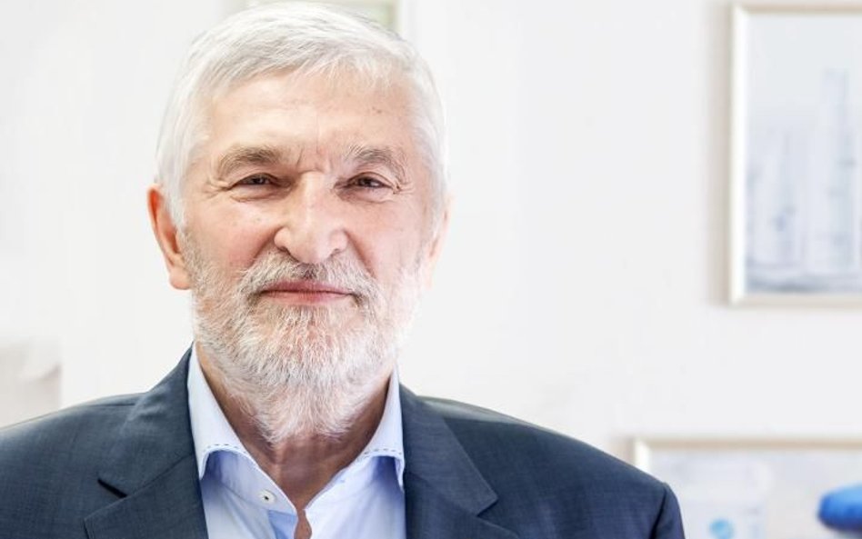 Stanisław Szczepaniak, jest założycielem i szefem Inwexu, a jego syn, Remigusz Szczepaniak, kieruje 