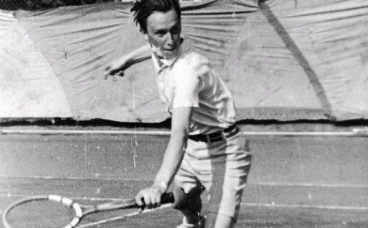 Tenisista Bohdan Tomaszewski w akcji