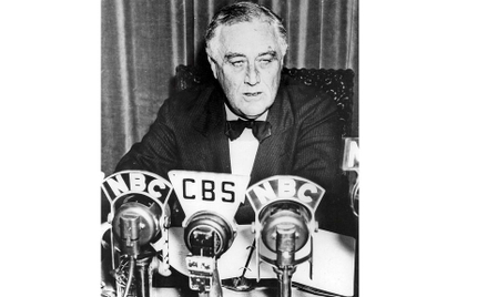 9 września 1939 r., Roosevelt tłumaczy Amerykanom przez radio, dlaczego kraj pozostaje neutralny