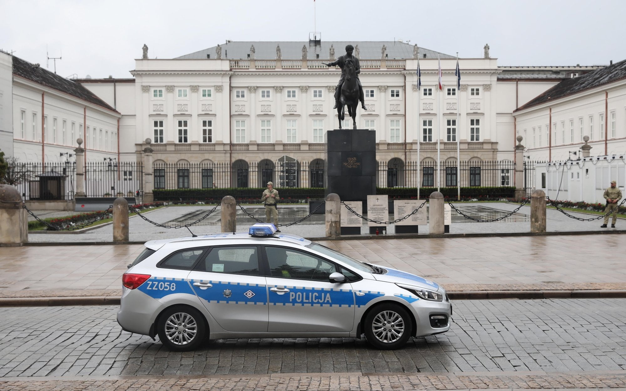 Groził zamachem bombowym na Karola Nawrockiego. Zatrzymano 77-letniego mężczyznę