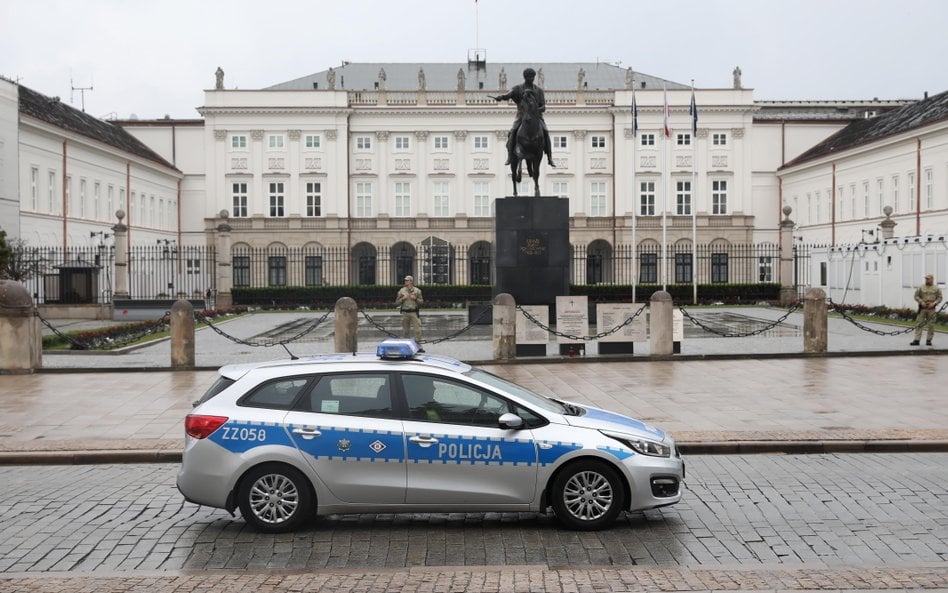 Policja zatrzymała 77-latka, który kierował groźby do prezydenta Karola Nawrockiego