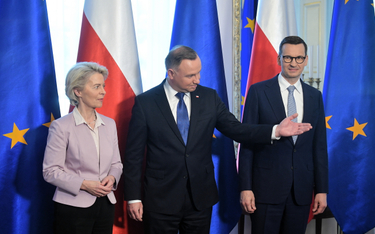 Przewodnicząca Komisji Europejskiej Ursula von der Leyen, prezydent RP Andrzej Duda i premier RP Mat