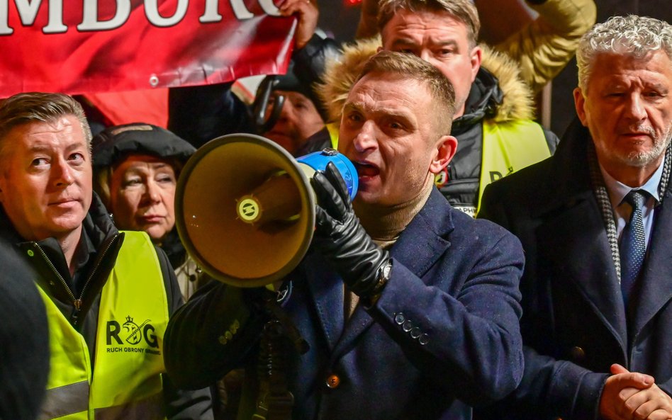 Działacz środowisk narodowych, lider Ruchu Obrony Granic Robert Bąkiewicz w Szczecinie