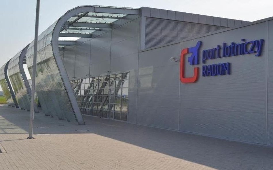 Jest umowa na budynki dla służb lotniskowych w Radomiu