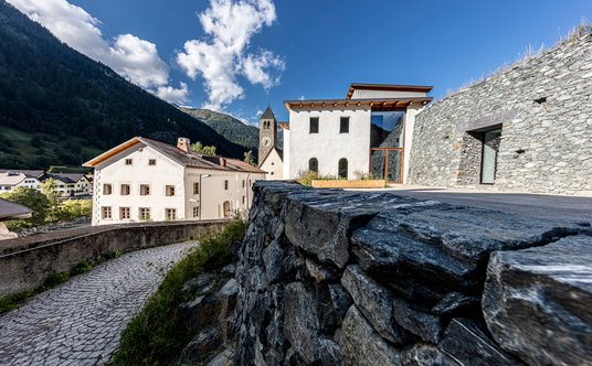 Muzeum Susch tworzą zabytkowe budynki dawnego klasztoru, browaru i hospicjum.