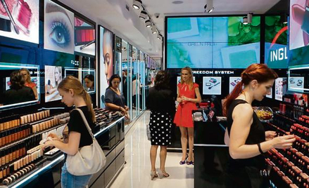 Na początku czerwca Inglot otworzył swój flagowy salon firmowy w Rzymie, przy Via del Corso