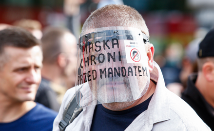 Mandaty za brak maseczek. Nie chcą, ale muszą?