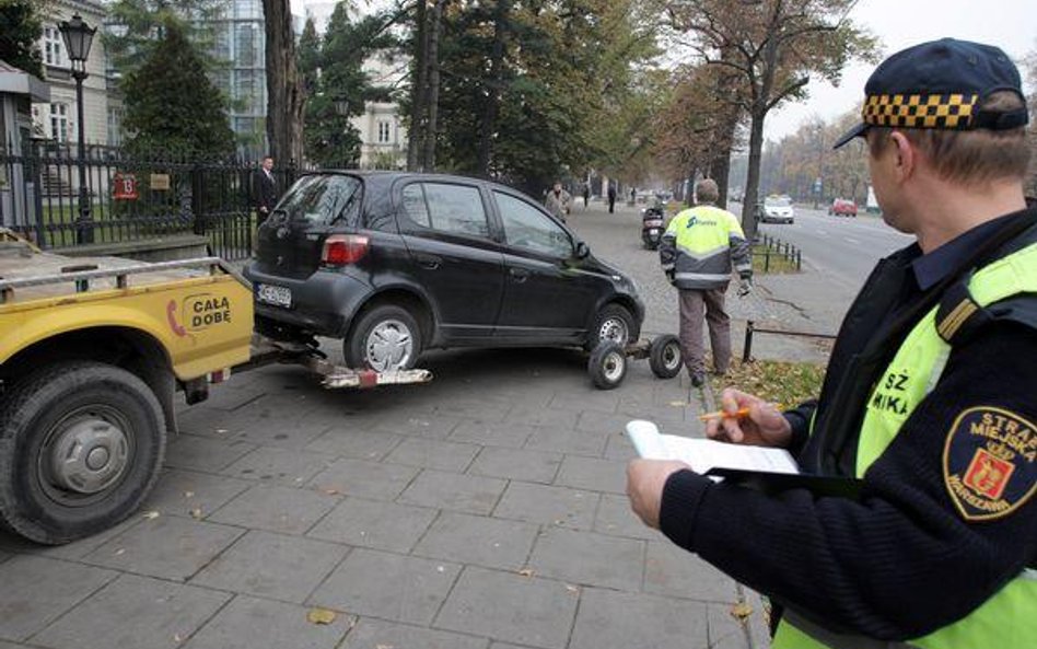 Powiaty mogą mieć kłopoty ze sprzedażą odholowanych i przejętych na własność aut