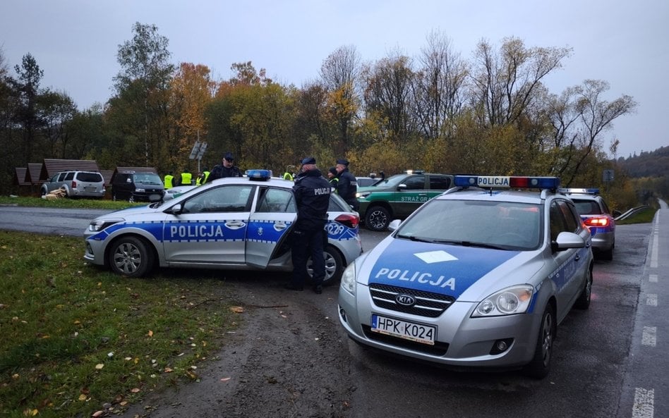 Służby skontrolowały blisko 250 osób w miejscach obozowania zagranicznych grzybiarzy