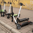 Władze Krakowa zapowiadają szybkie i zdecydowane zmiany w parkowaniu hulajnóg