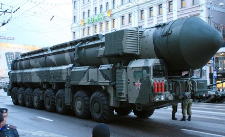 Rosyjski pocisk międzykontynentalny na platformie mobilnej