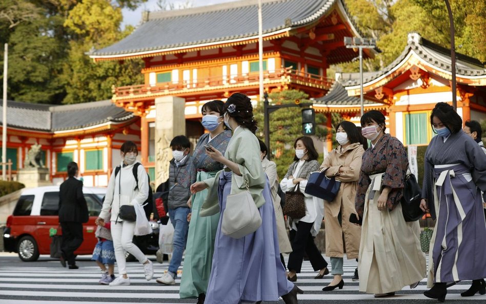 Koronawirus. Japonia: Ogniska w szkołach i przedszkolach na Okinawie