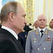 Generał Igor Korobow ze wzrokiem utkwionym we Władimirze Putinie – zdjęcie z przyjęcia na Kremlu w c