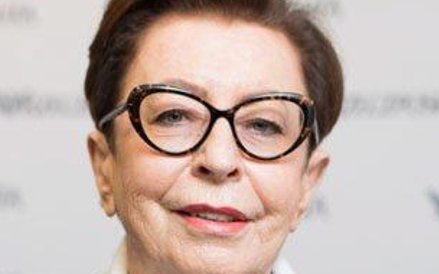 Należy zacząć od edukacji i mówię o edukacji nie tylko pacjentów, ale całego społeczeństwa. Musimy m