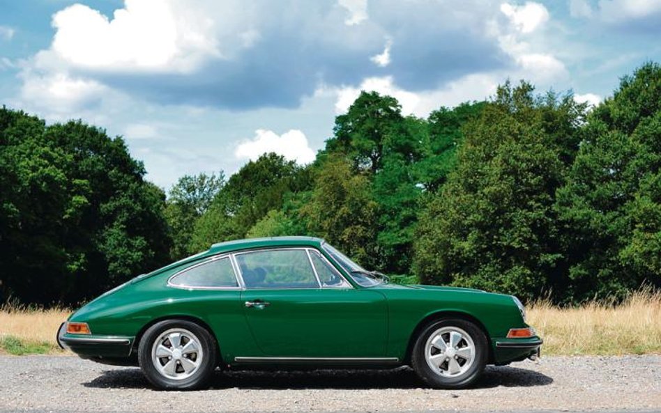 Milionowy egzemplarz ma kolor Irish Green, ten sam co widoczne na zdjęciu Porsche 911 S z 1967 roku.